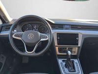 Gebraucht VW Passat Basis 122 PS (89 kW) 2023 Pyritsilber metallic (metallic) Kombi