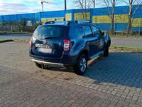 Second-hand Dacia Duster 105 CP (77 kW) 2015 Albastru SUV