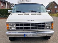 Używany Dodge Ram 220 KM (161 kW) 1985 Biały Pickup