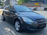 Gebraucht Kia Ceed 109 PS (80 kW) 2009 Grau Kleinwagen