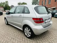 Gebraucht Mercedes B180 122 PS (89 kW) 2009 Silber Kleinwagen
