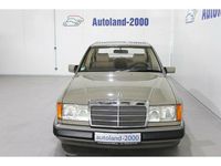Gebraucht Mercedes E200 118 PS (86 kW) 1990 Pueblobeige Limousine