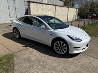 Used Tesla Model 3 Standard Range Plus 239 kW (325 HP) 2019 White Sedan