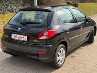 Gebraucht Peugeot 206+ Basis 75 PS (55 kW) 2009 Schwarz Kleinwagen
