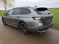 Neu VW Passat R-line 220 PS (161 kW) 2025 Diabasgrau metallic Kombi