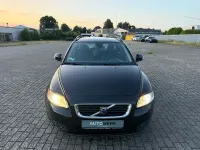 Gebraucht Volvo V50 Momentum 109 PS (80 kW) 2010 Schwarz Kombi