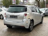 Gebraucht Toyota Verso 111 PS (81 kW) 2017 Silber Van / Kleinbus