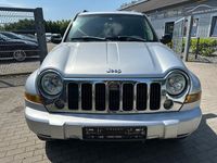 Gebraucht Jeep Cherokee Limited 163 PS (119 kW) 2005 Silber SUV