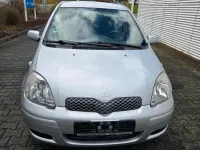 Gebraucht Toyota Yaris 60 PS (44 kW) 2005 Silber Limousine