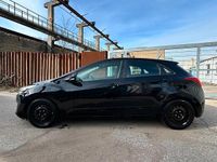 Gebraucht Hyundai i30 110 PS (80 kW) 2015 Schwarz Limousine