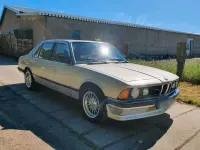 Gebraucht BMW 735 218 PS (160 kW) 1983 Gold Limousine