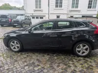 Gebraucht Volvo V40 150 PS (110 kW) 2012 Schwarz Kleinwagen