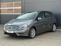 Gebraucht Mercedes B200 156 PS (114 kW) 2012 Grau Van / Kleinbus