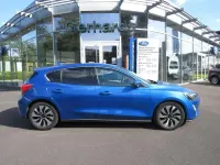 Gebraucht Ford Focus Cool & Connect 125 PS (91 kW) 2019 Dynamicblau metallic (metallic) Limousine