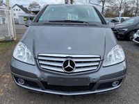 Gebraucht Mercedes A180 116 PS (85 kW) 2011 Mountaingrau  met. (metallic) Kleinwagen