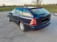 Gebraucht Mercedes C220 150 PS (110 kW) 2005 Blau Limousine