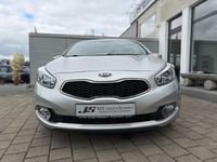 Gebraucht Kia Ceed DREAM-TEAM Edition 99 PS (72 kW) 2015 Silber Kleinwagen