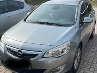 Gebraucht Opel Astra 140 PS (102 kW) 2012 Silber Limousine