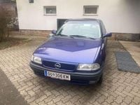 Gebraucht Opel Astra 90 PS (66 kW) 1996 Blau Limousine