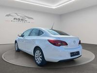 Gebraucht Opel Astra Excellence 110 PS (80 kW) 2015 Schneeweiss/summitwhite/arctic Limousine