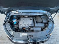 Gebraucht VW Touran Trendline 105 PS (77 kW) 2011 Schwarz Van / Kleinbus
