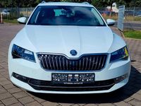 Gebraucht Skoda Superb 220 PS (161 kW) 2017 Laserweiss Kombi