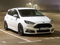 Gebraucht Ford Focus Sport 250 PS (183 kW) 2017 Weiß Limousine