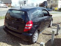 Gebraucht Mercedes A150 95 PS (69 kW) 2007 Kosmosschwarz  metalliclack (metallic) Kleinwagen