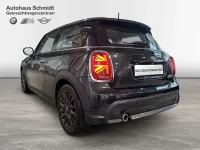 Gebraucht Mini Cooper Hatch 136 PS (100 kW) 2022 Midnight black Kleinwagen