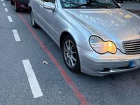 Gebraucht Mercedes C200 116 PS (85 kW) 2001 Silber Limousine