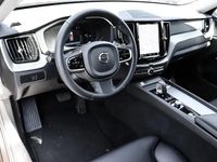 Gebraucht Volvo XC60 Plus 197 PS (144 kW) 2023 Grau SUV