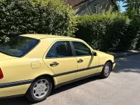 Gebraucht Mercedes C180 122 PS (89 kW) 1995 Gelb Limousine