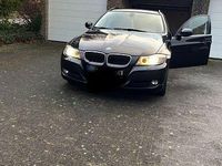 Gebraucht BMW 320 184 PS (135 kW) 2011 Schwarz Kombi