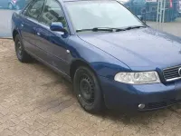 Gebraucht Audi A4 102 PS (75 kW) 2000 Blau Limousine