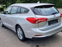 Gebraucht Ford Focus Cool & Connect 125 PS (91 kW) 2022 Polarsilber Kombi