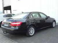 Second-hand Mercedes E200 136 CP (100 kW) 2012 Negru Berlinǎ