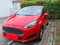 Gebraucht Ford Fiesta Trend 101 PS (74 kW) 2013 Rot Kleinwagen