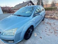 Gebraucht Ford Focus 101 PS (74 kW) 2005 Silber Kombi