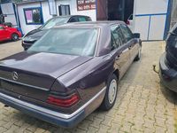 Second-hand Mercedes E230 150 CP (110 kW) 1992 Gri Berlinǎ