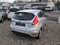 Gebraucht Ford Fiesta Trend 82 PS (60 kW) 2011 Silber Kleinwagen