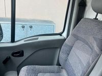 Second-hand Renault Master 116 CP (85 kW) 2005 Alb Monovolum