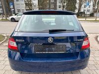 Gebraucht Skoda Fabia Ambition 105 PS (77 kW) 2015 Pacificblau Limousine