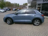 Second-hand VW T-Roc R-line 150 CP (110 kW) 2023 Albastru SUV