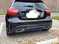 Gebraucht Mercedes A180 AMG line 122 PS (89 kW) 2017 Schwarz Limousine