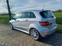 Usata Mercedes B150 95 CV (69 kW) 2009 Argento Monovolume