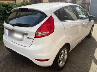 Gebraucht Ford Fiesta Titanium 82 PS (60 kW) 2012 Weiß Kleinwagen