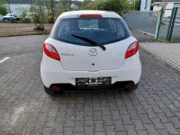 Usata Mazda 2 Independence 75 CV (55 kW) 2009 Bianco Utilitaria