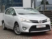 Gebraucht Toyota Verso 147 PS (108 kW) 2015 Silber Van / Kleinbus