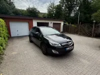 Gebraucht Opel Astra Edition 101 PS (74 kW) 2011 Schwarz Kombi