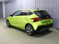 Gebraucht Hyundai i20 Trend 101 PS (74 kW) 2023 Lucid lime metallic Kleinwagen